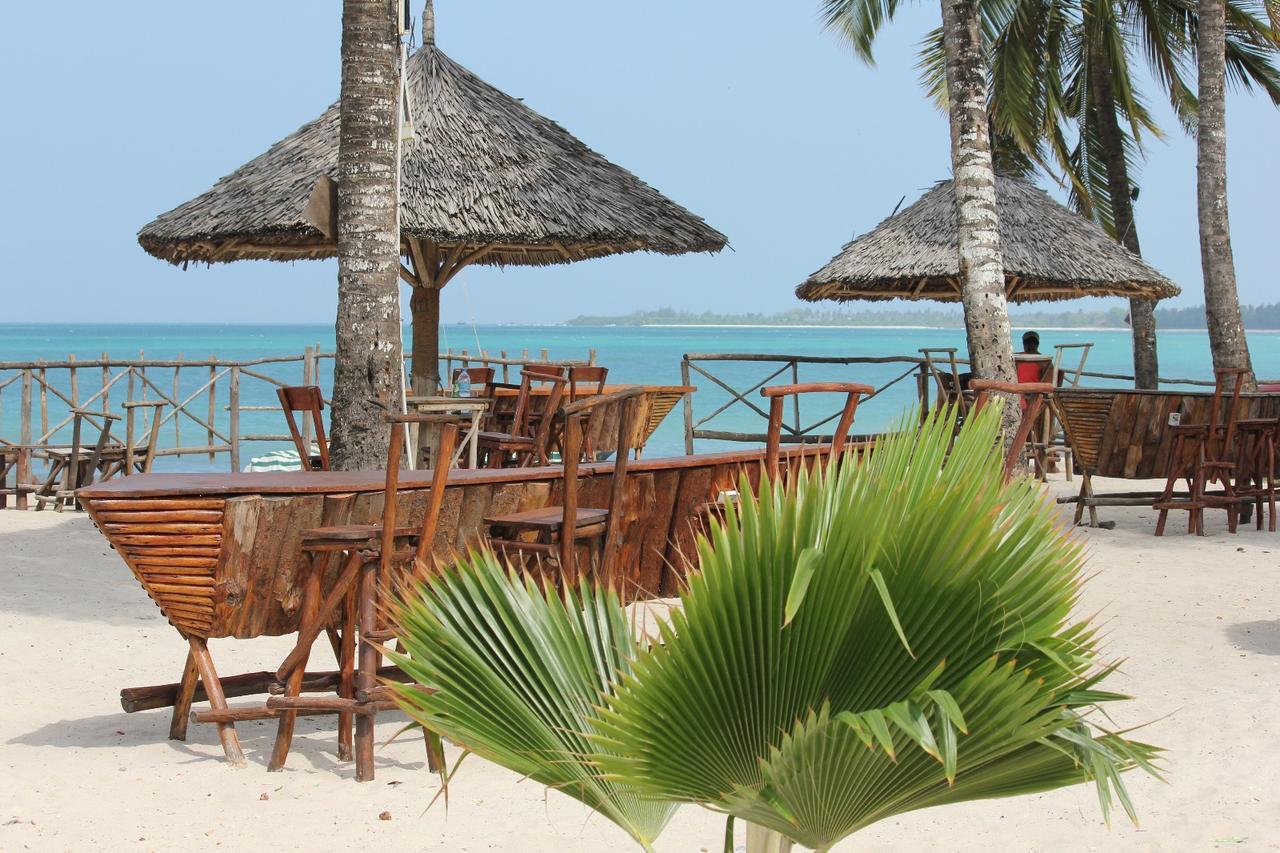 Villa Dahl Beach Resort Daressalam Exterior foto