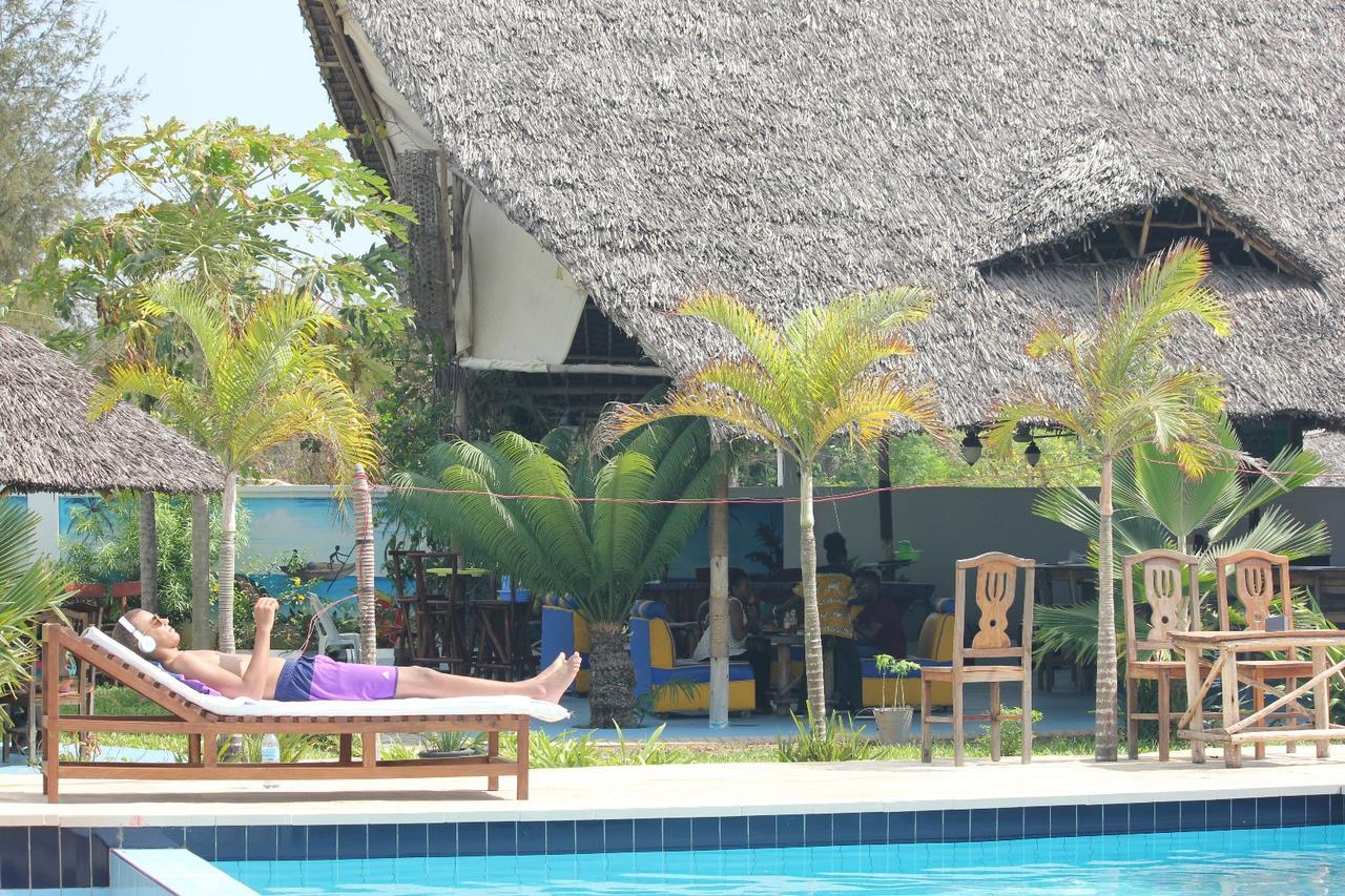 Villa Dahl Beach Resort Daressalam Exterior foto