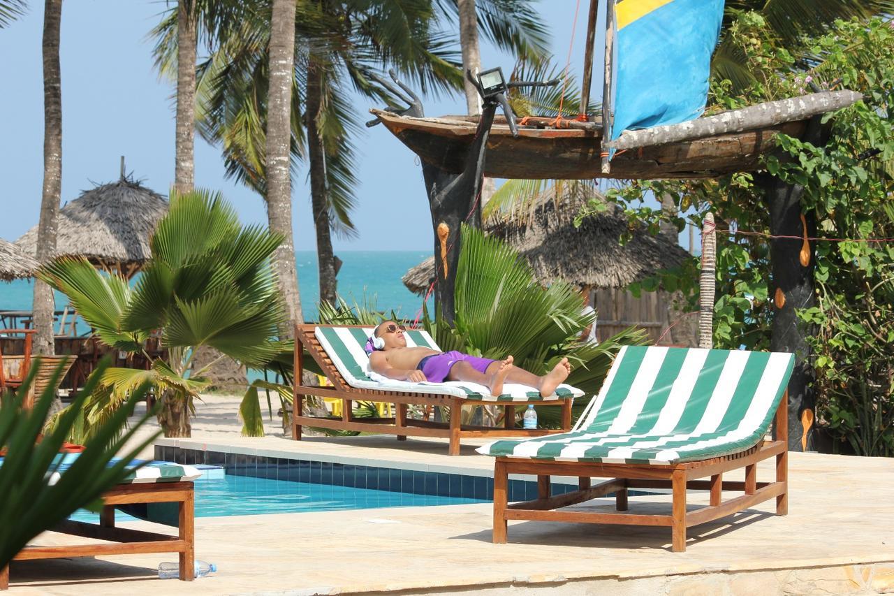 Villa Dahl Beach Resort Daressalam Exterior foto