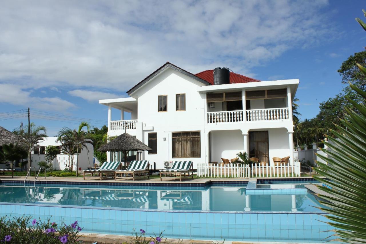 Villa Dahl Beach Resort Daressalam Exterior foto