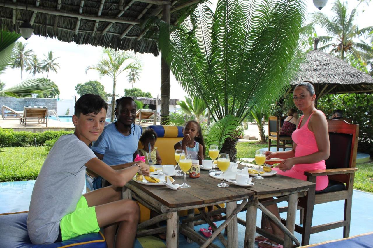 Villa Dahl Beach Resort Daressalam Exterior foto