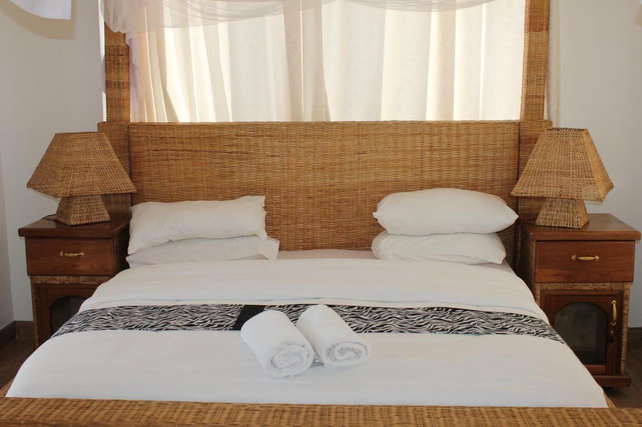 Villa Dahl Beach Resort Daressalam Exterior foto
