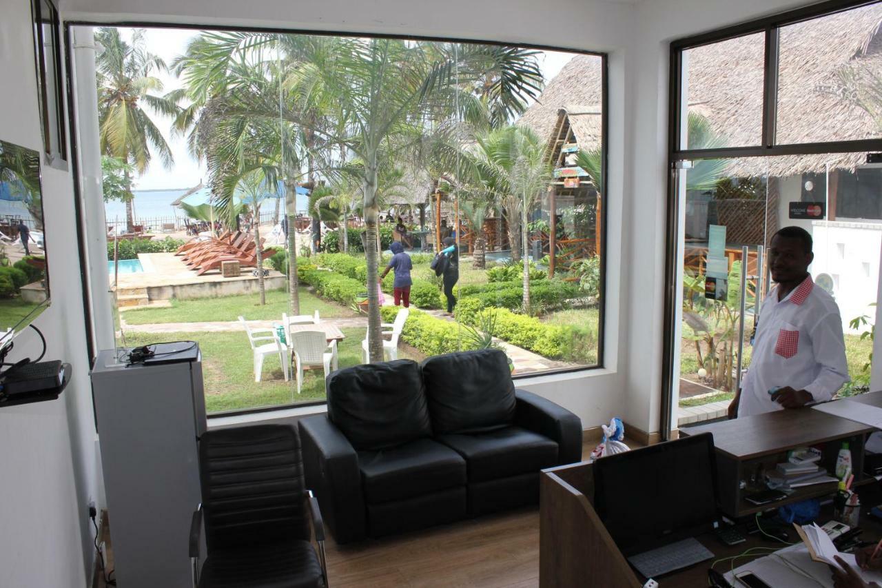 Villa Dahl Beach Resort Daressalam Exterior foto
