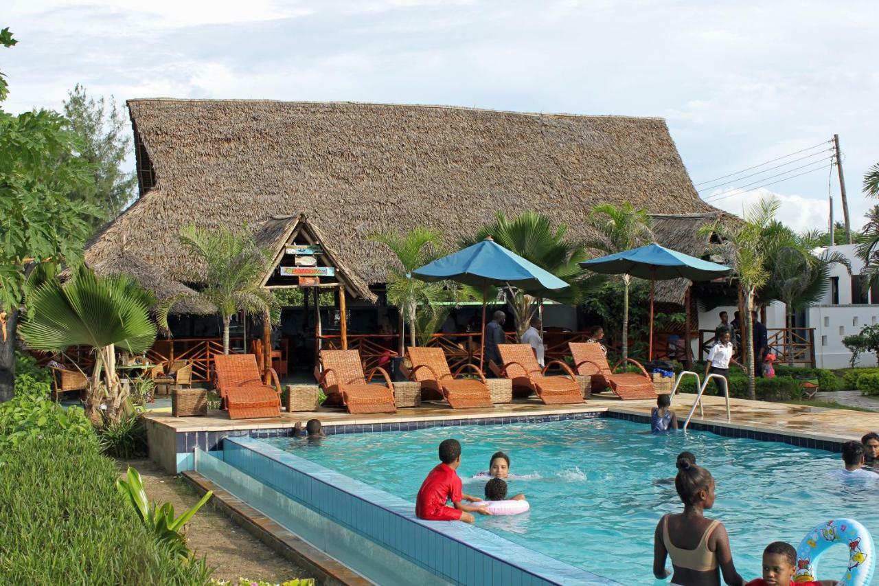 Villa Dahl Beach Resort Daressalam Exterior foto